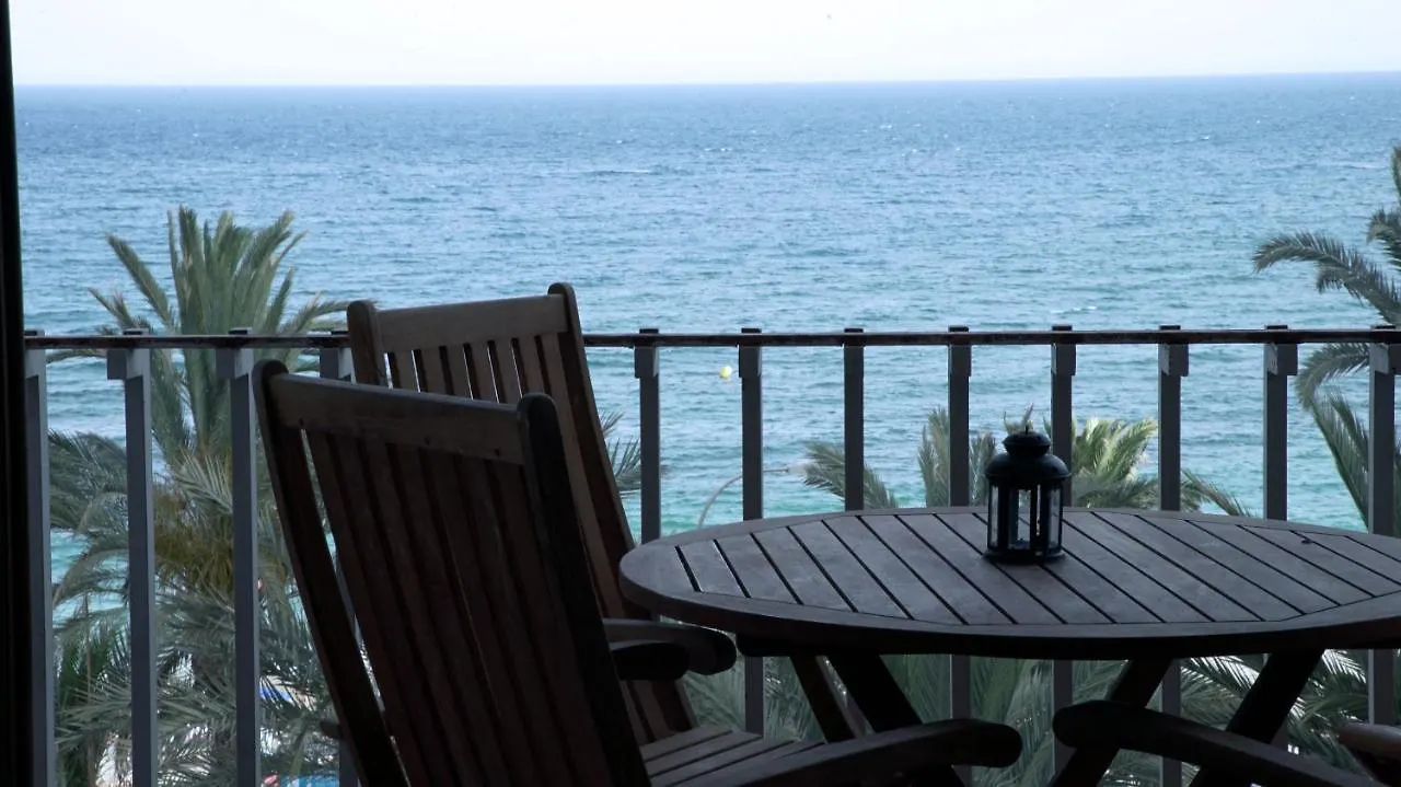 Apartamento Con Vistas Al Mar. Primera Linea De Playa. location